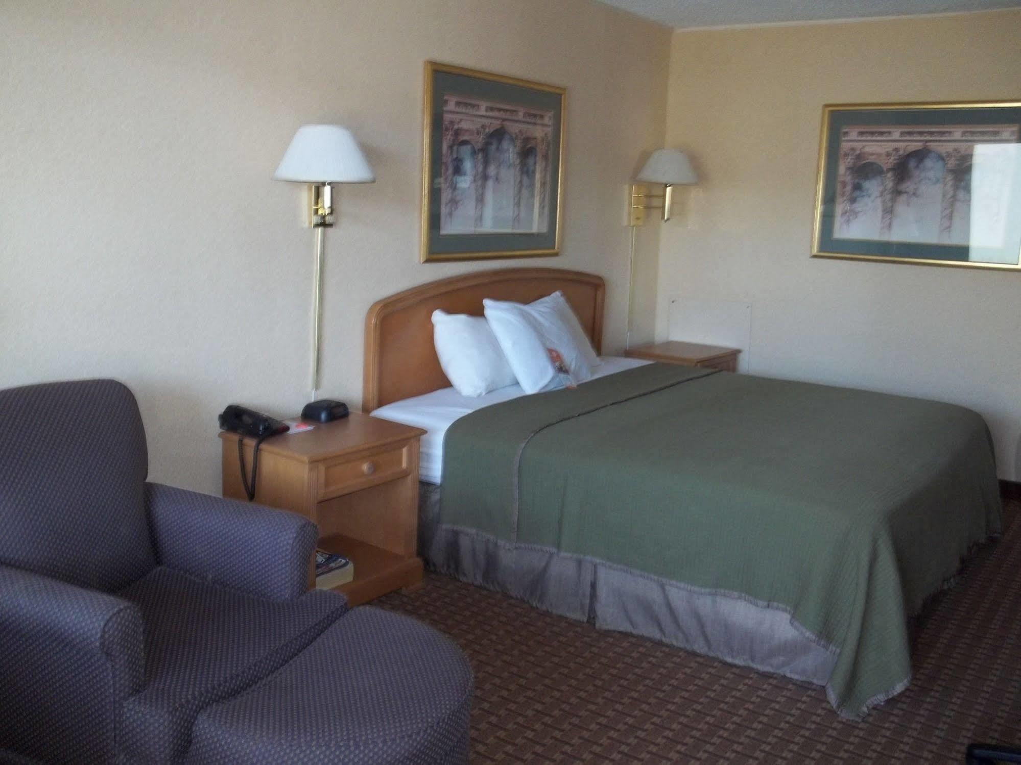 Howard Johnson by Wyndham Virginia Beach Zewnętrze zdjęcie