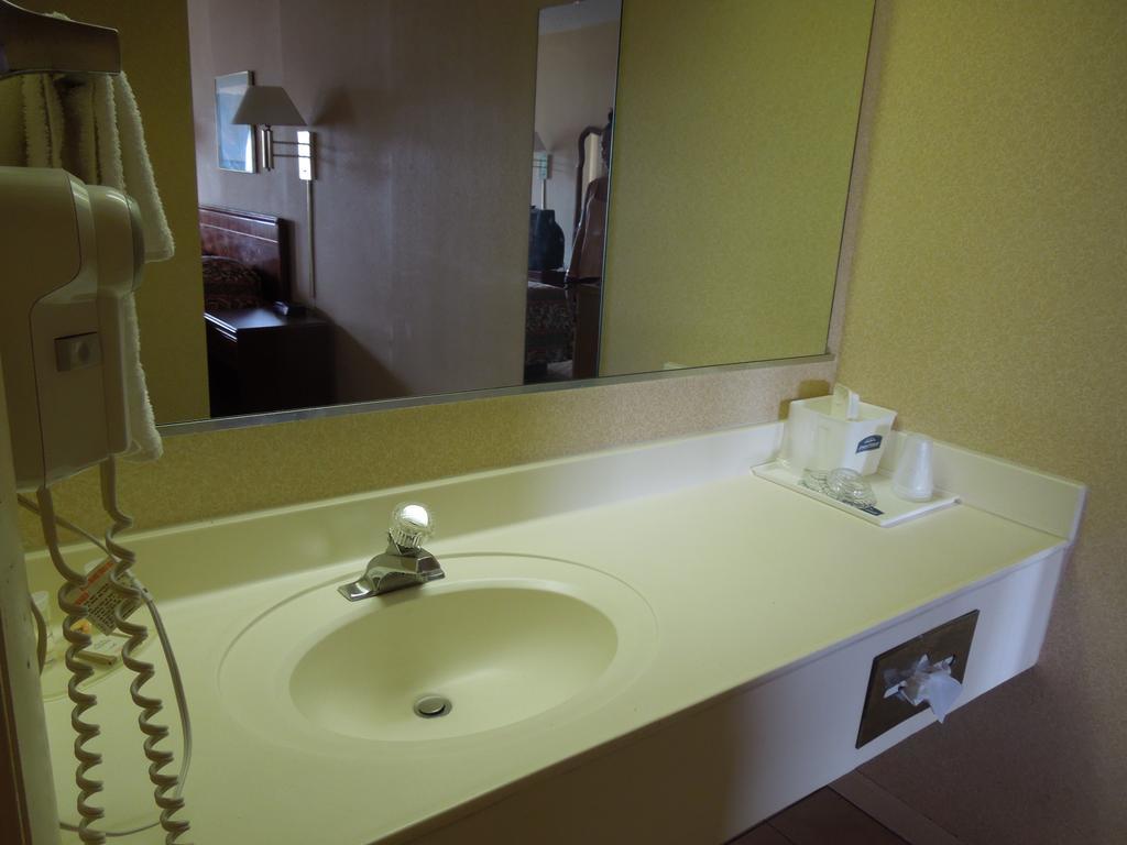 Howard Johnson by Wyndham Virginia Beach Zewnętrze zdjęcie